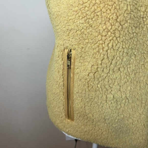 ⭐️J. Crew Fleece Vest - Picture 5 of 9